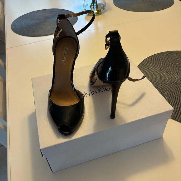 Shoes - Picture 1 of 1